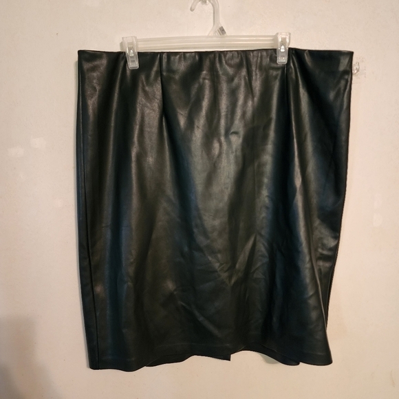 Eloquii Faux Leather Black Pencil Skirt Size 24 - Picture 1 of 9
